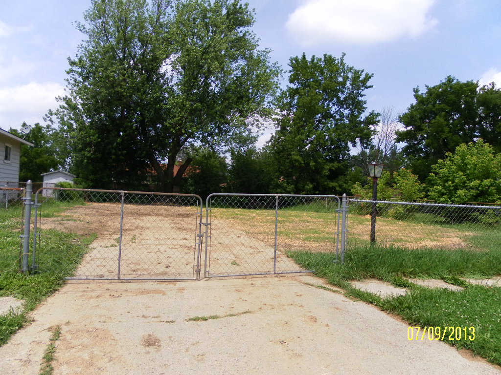 1294 Louis Ave, Flint, MI 48505 