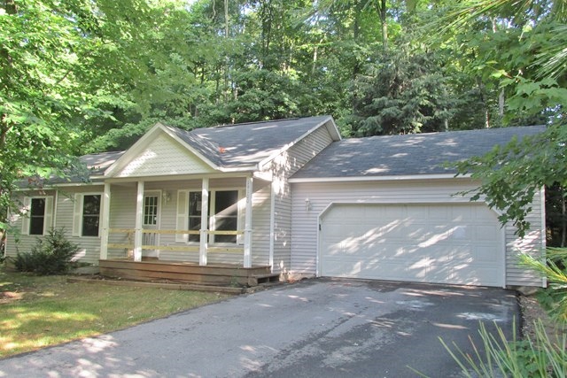 19100 Ridge View Ln, Lake Ann, MI 49650 