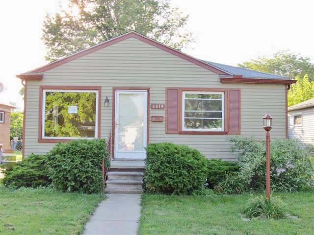 6419 Huron St, Taylor, MI 48180 