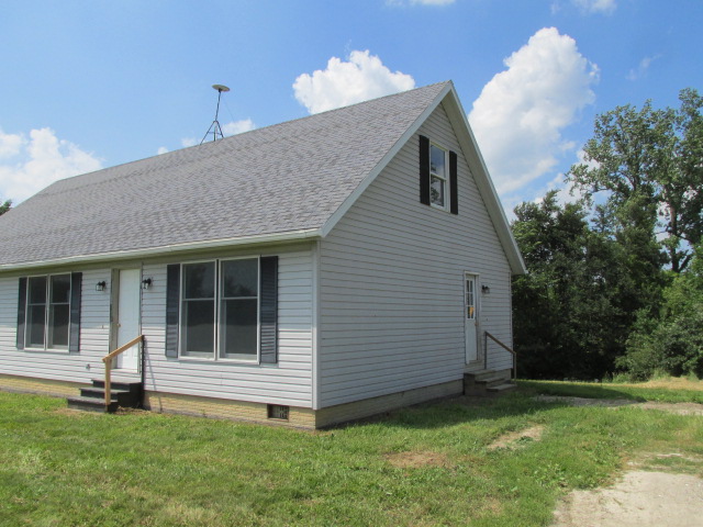 1086 Parr Hwy, Adrian, MI 49221 