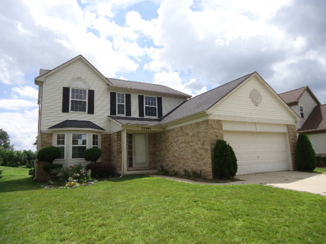 32945 Sand Piper Dr, Romulus, MI 48174 