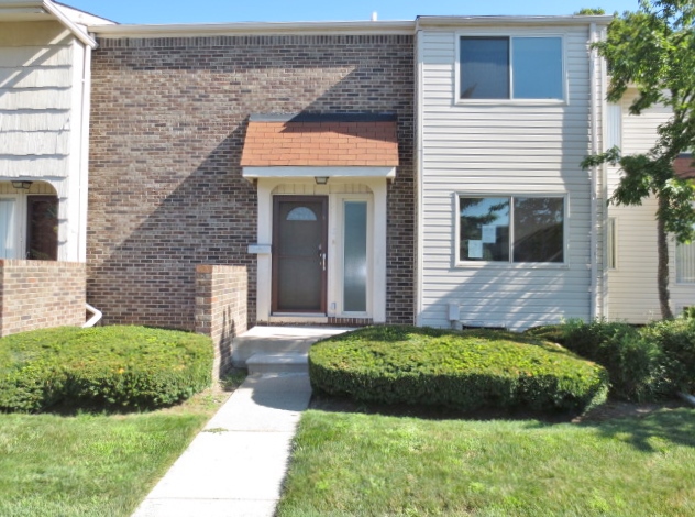2 Hampton Towne St #2, Southfield, MI 48075 