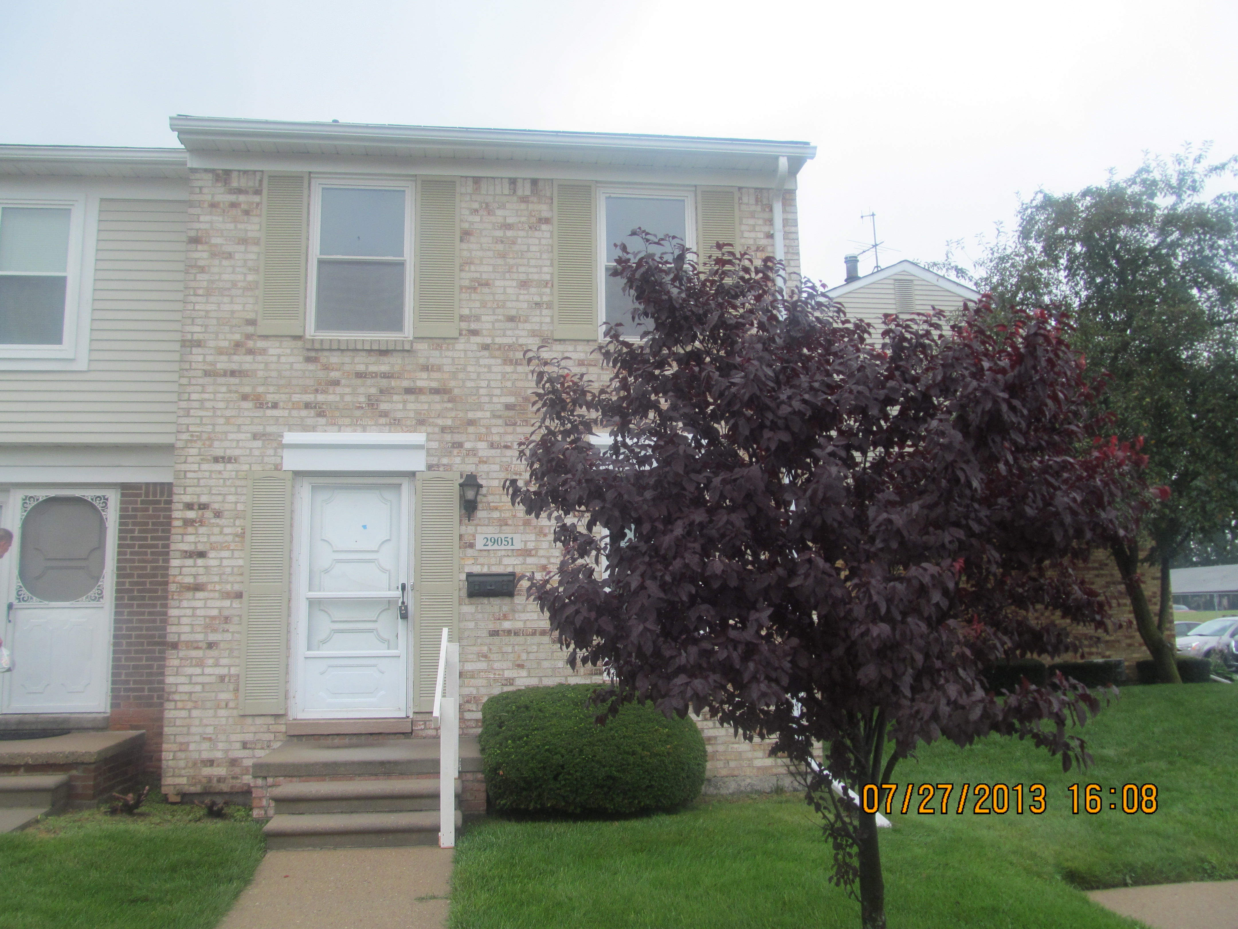 29051 E Brittany Ct Apt 6, Roseville, MI 48066 
