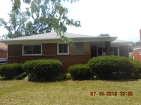 21711 Kenosha, Oak Park, MI 48237 