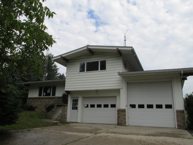 5278 Hunt Rd, Adrian, MI 49221 