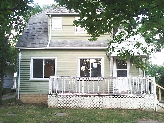 1501 Stocker Ave, Flint, MI 48503 