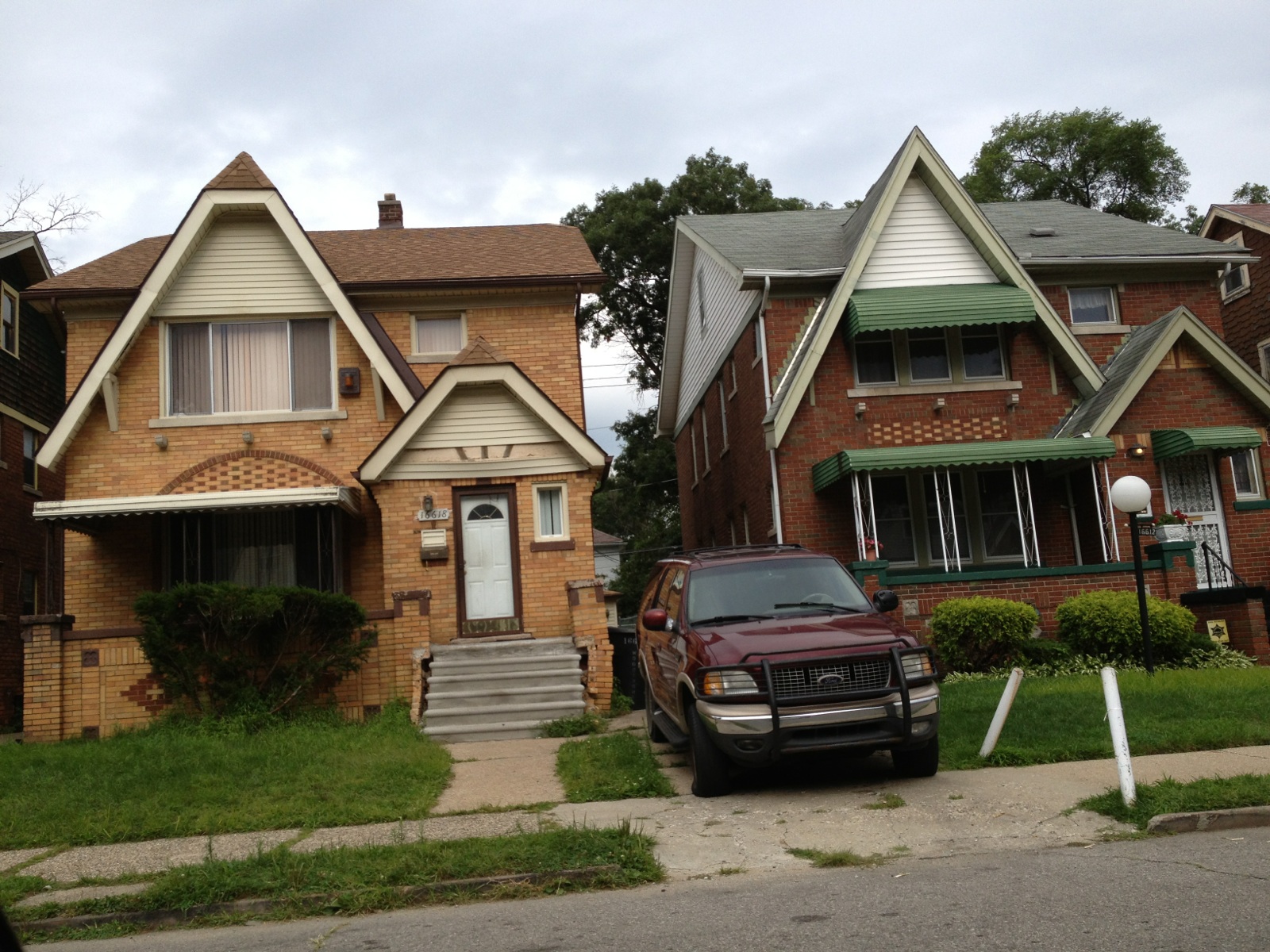 16618 Woodingham, Detroit, MI 48221 