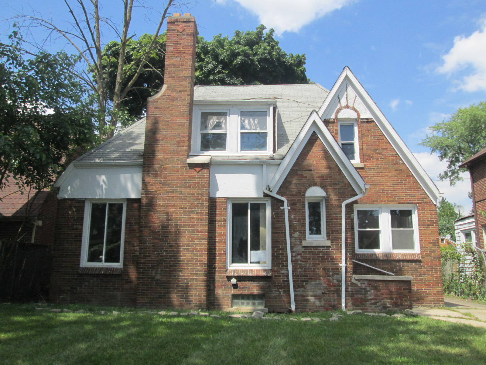 534 W Greendale, Highland Park, MI 48203 