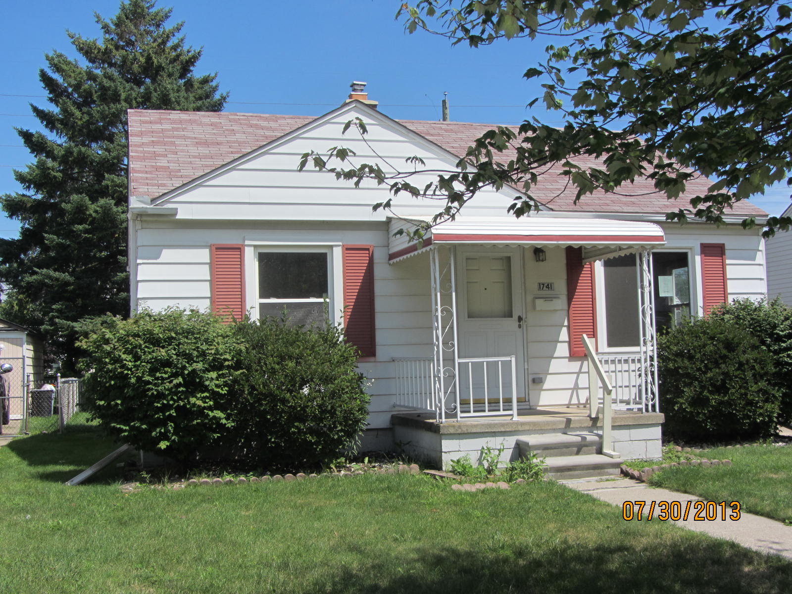 1741 10th St, Wyandotte, MI 48192 