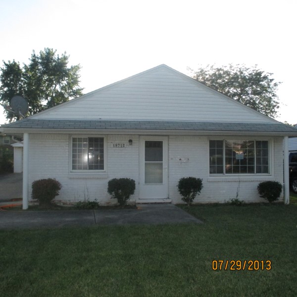 18712 Hinton Street, Riverview, MI 48193 
