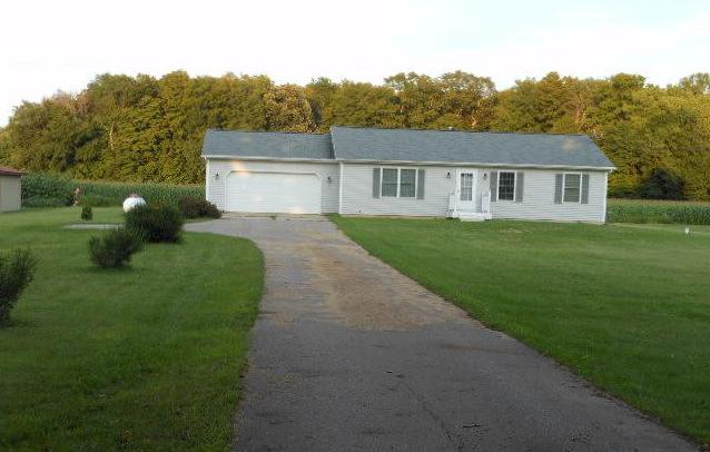 2147 S Chester Rd, Charlotte, MI 48813 