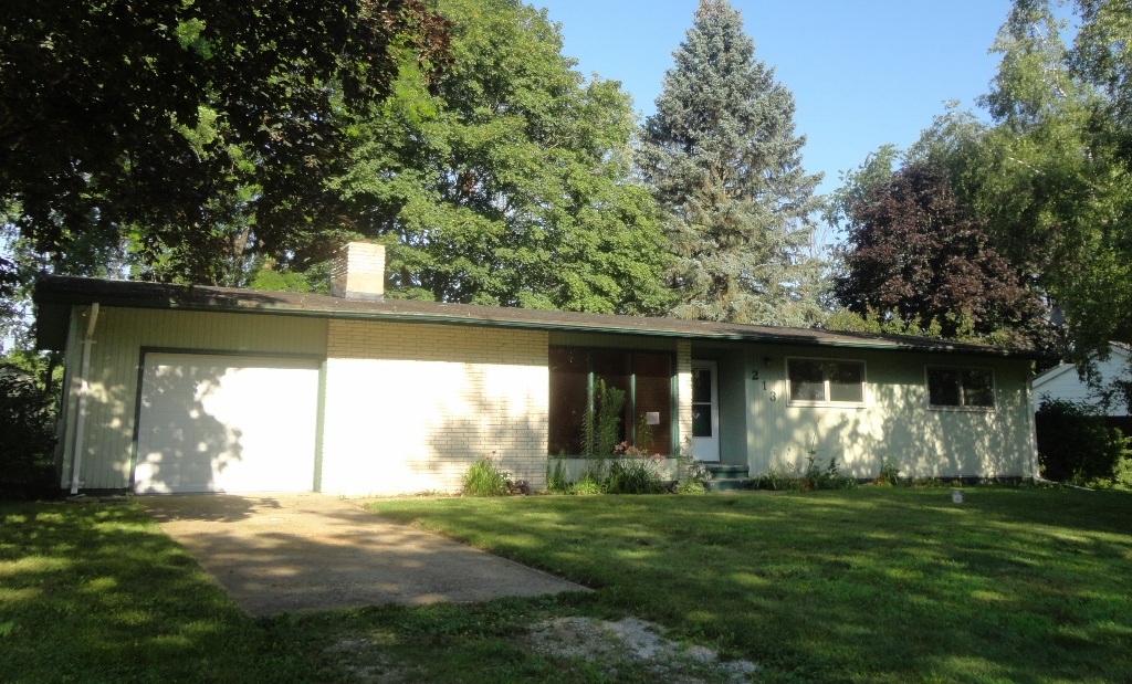 213 Karen Street, Galien, MI 49113 