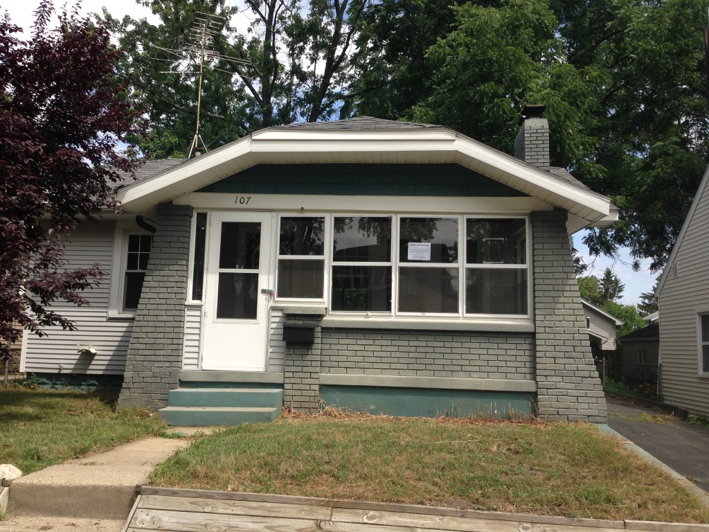 107 Melborne St NE, Grand Rapids, MI 49505 
