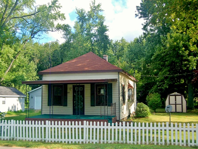 8235 W Baldwin Ave, Watervliet, MI 49098 