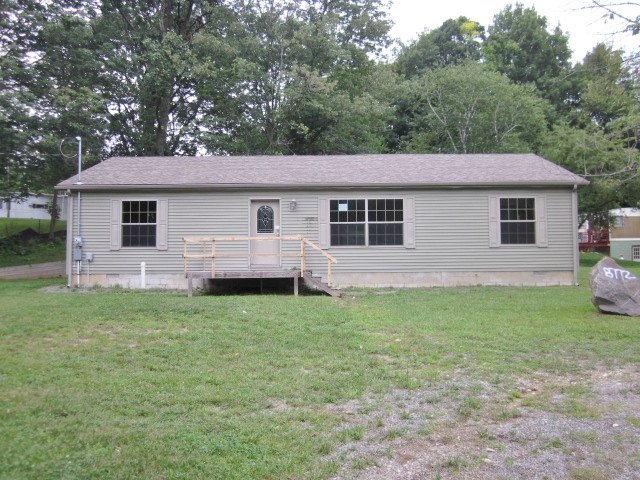 8772 Summit Dr, Delton, MI 49046 