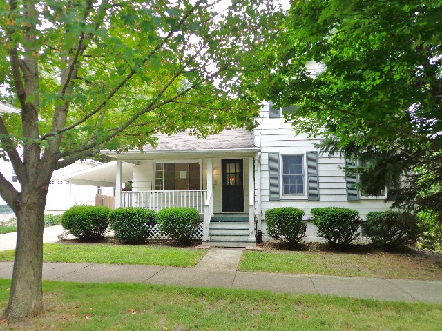 307 N Swegles St, Saint Johns, MI 48879 