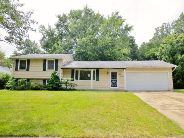 911 Kensington Dr, Niles, MI 49120 