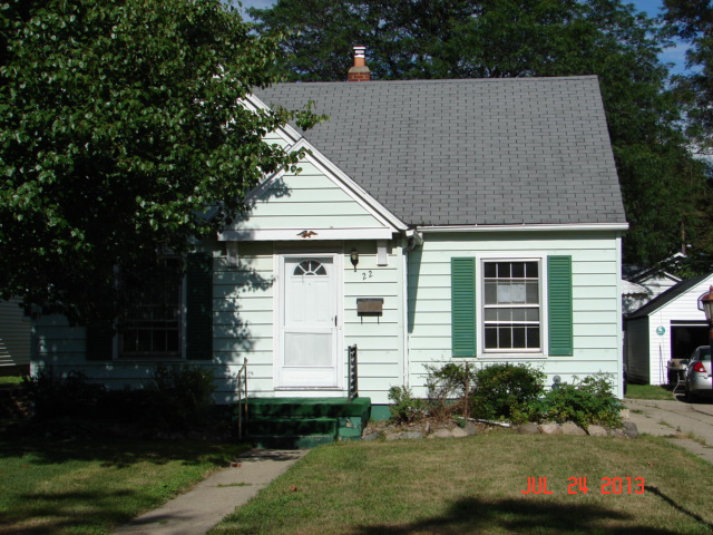 22 Piper Ave, Battle Creek, MI 49017 