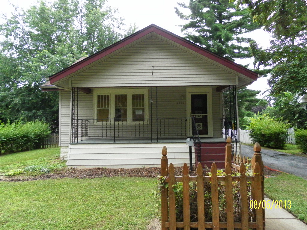 2125 Cartier St, Flint, MI 48504 