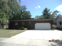 1919 Carman Dr, Saginaw, MI 48602 