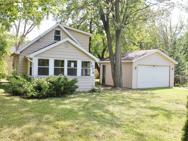1076 Washington Dr, Flint, MI 48507 