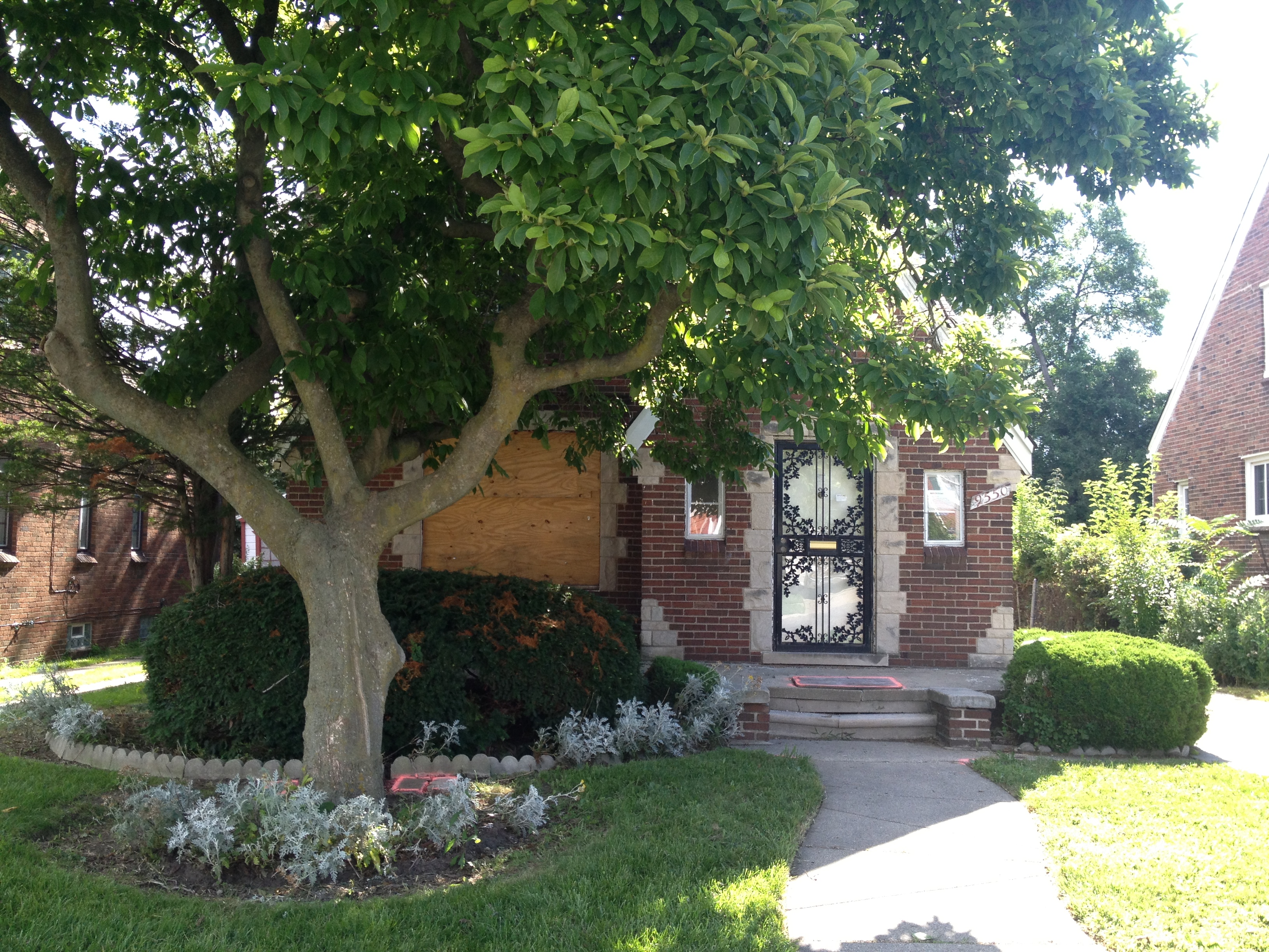 9550 Robson St, Detroit, MI 48227 