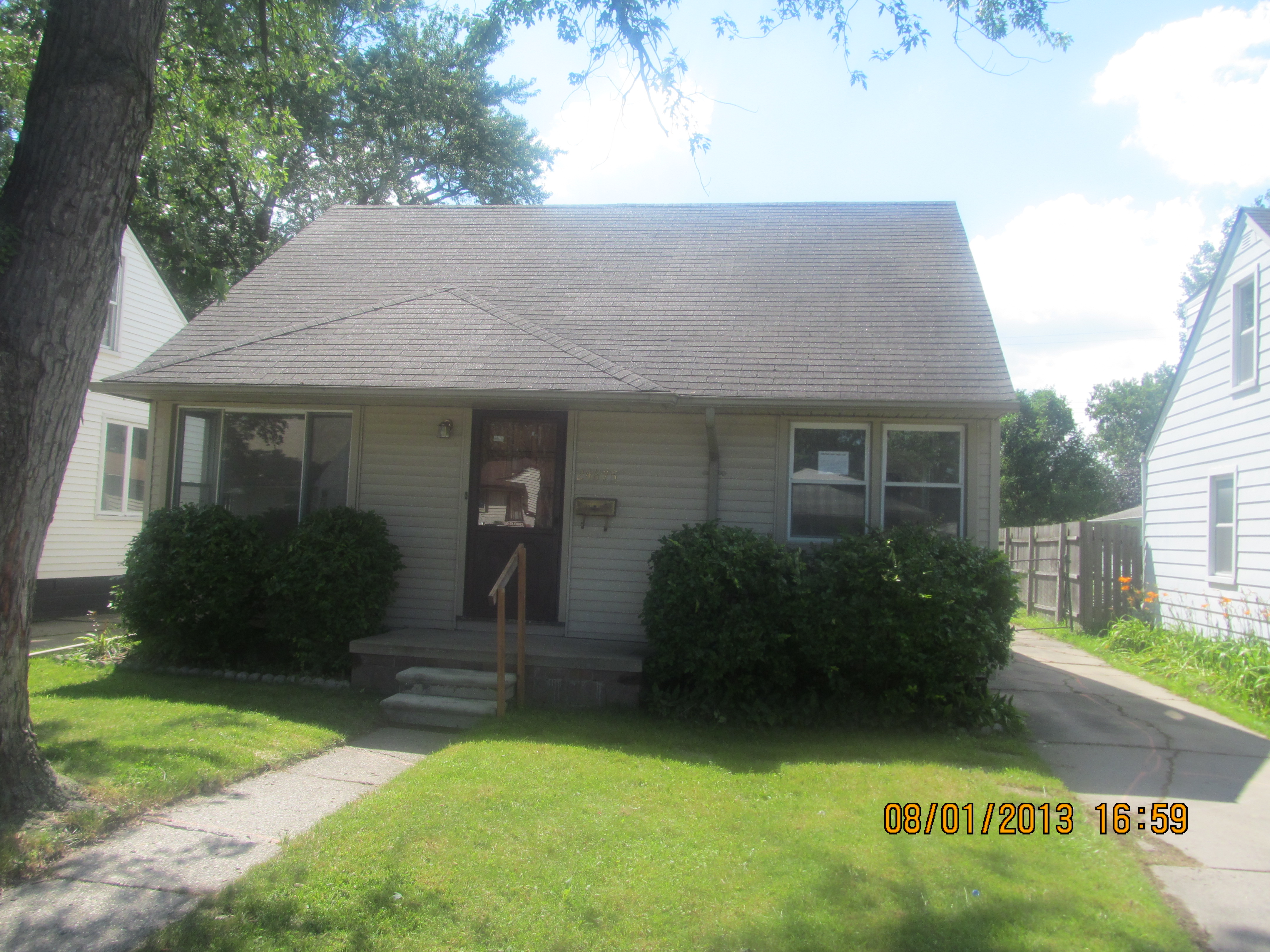 24875 Dale Avenue, Eastpointe, MI 48021 