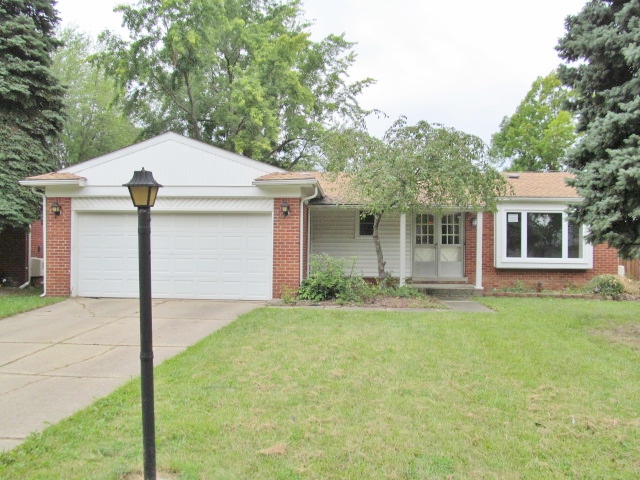 928 Sheffield Rd, Auburn Hills, MI 48326 