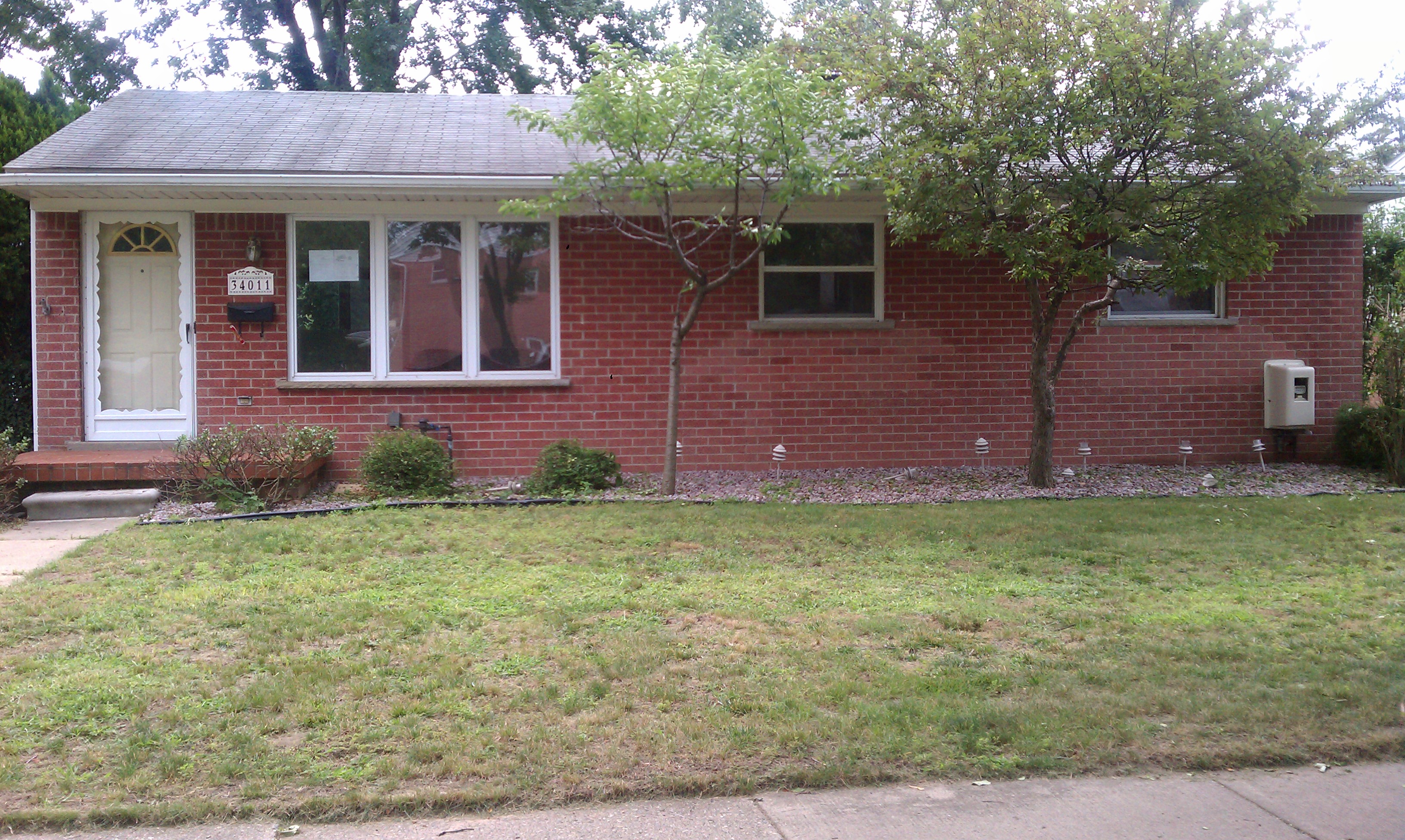 34011 Majestic St, Westland, MI 48185 