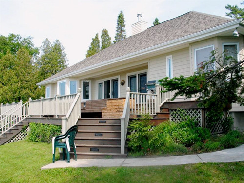 220 Graham Avenue, Saint Ignace, MI 49781 