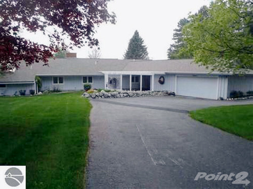 9922 Morlen Drive, Rapid City, MI 49676 