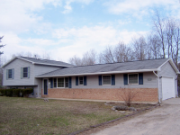 8065 S CLARE AVE, Clare, MI 48617 