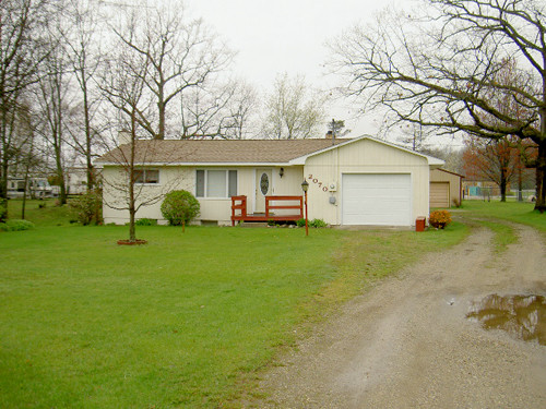 2070 S Clare Ave, Clare, MI 48617 