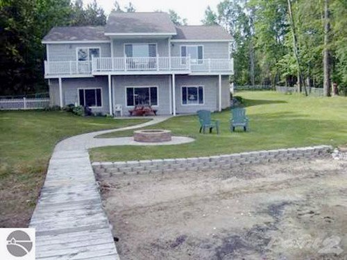 9006 Donel Lane, Bellaire, MI 49615 