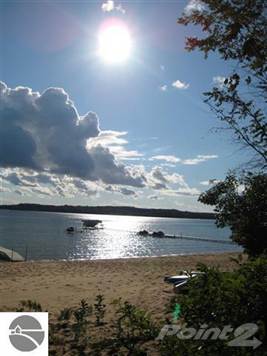 2798 S Neahtawanta Road, Traverse City, MI 49686 