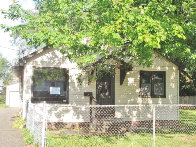 2813 Longstreet Ave SW, Wyoming, MI 49509 