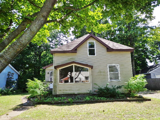 410 W Oak St, Fremont, MI 49412 