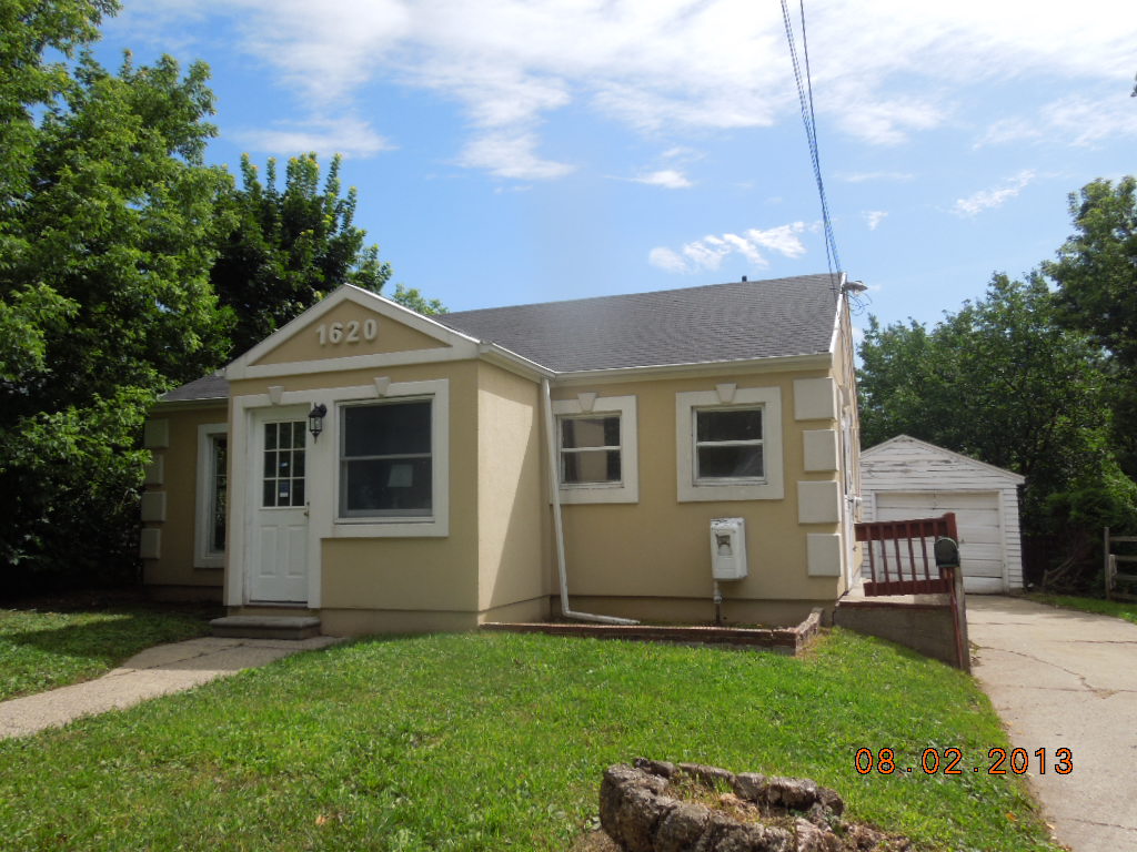 1620 Roselawn Ave, Lansing, MI 48915 