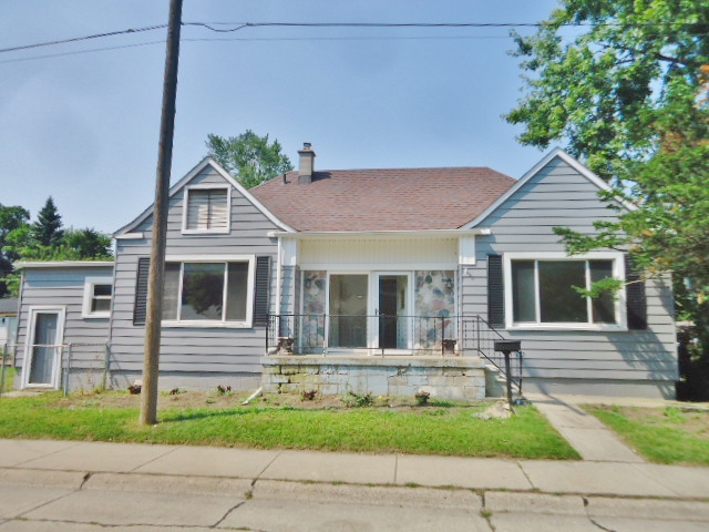23201 Nona St, Dearborn, MI 48124 