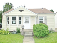 565 Chestnut Ave, Hazel Park, MI 48030 