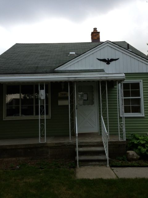 3444 Trumbull St, Trenton, MI 48183 