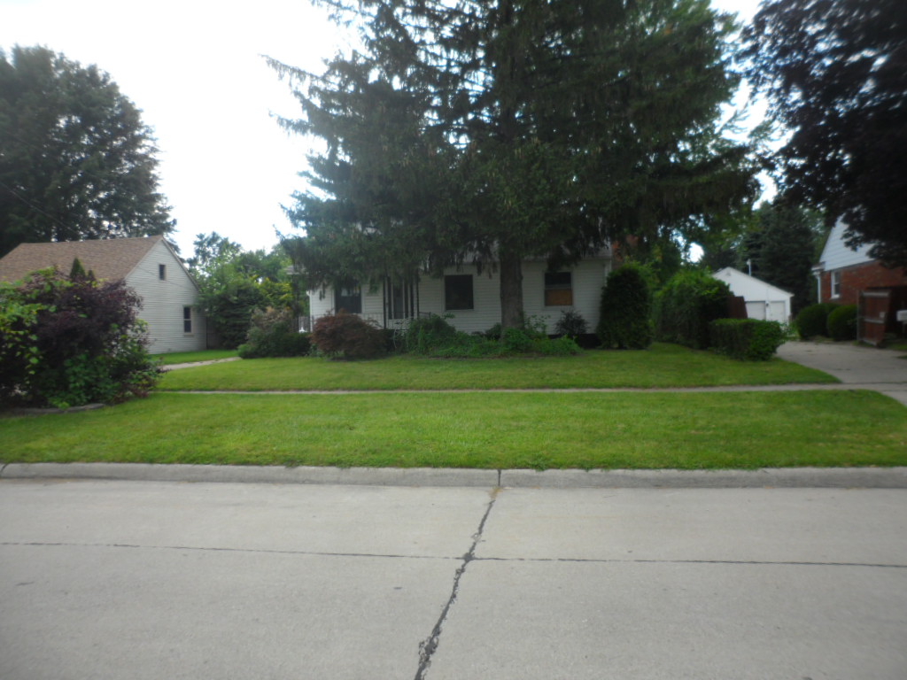 27415 Milton Ave., Warren, MI 48092 