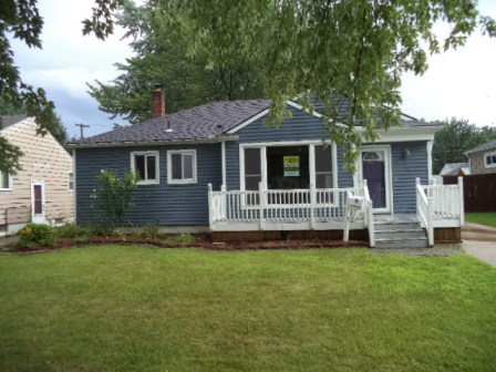 29735 Rosslyn Ave, Garden City, MI 48135 