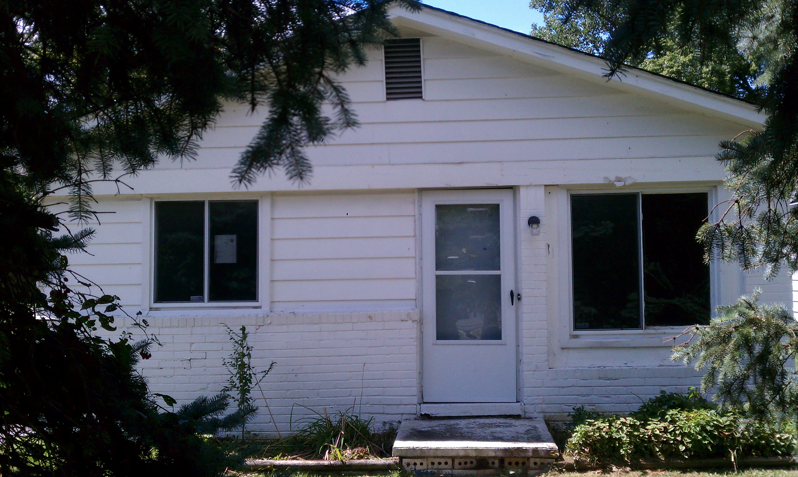 15454 Beech Daly Rd, Taylor, MI 48180 