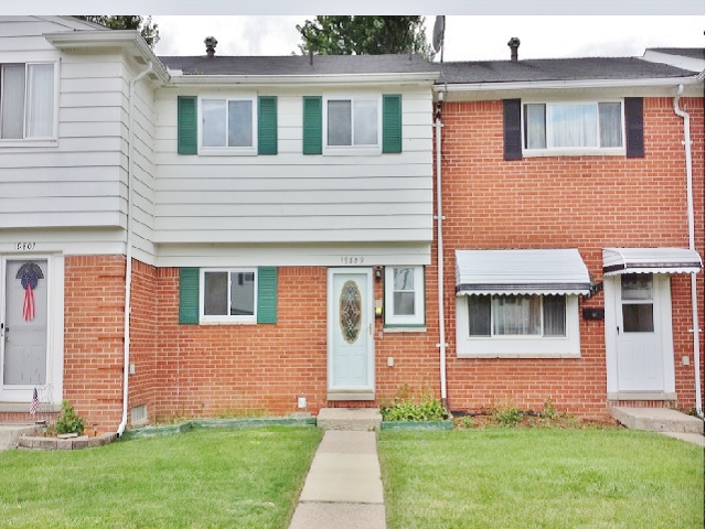 19809 Susan Ct, Clinton Township, MI 48035 