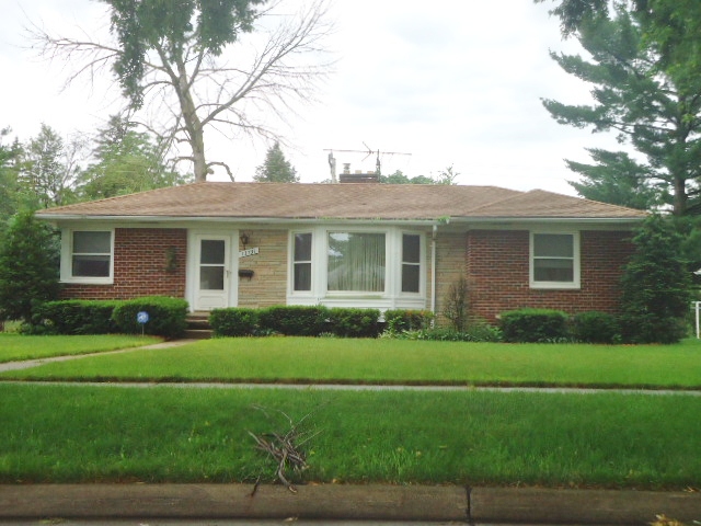 13731 Victoria St., Oak Park, MI 48237 