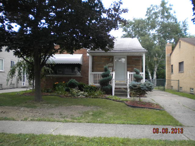 24108 Currier St, Dearborn Heights, MI 48125 