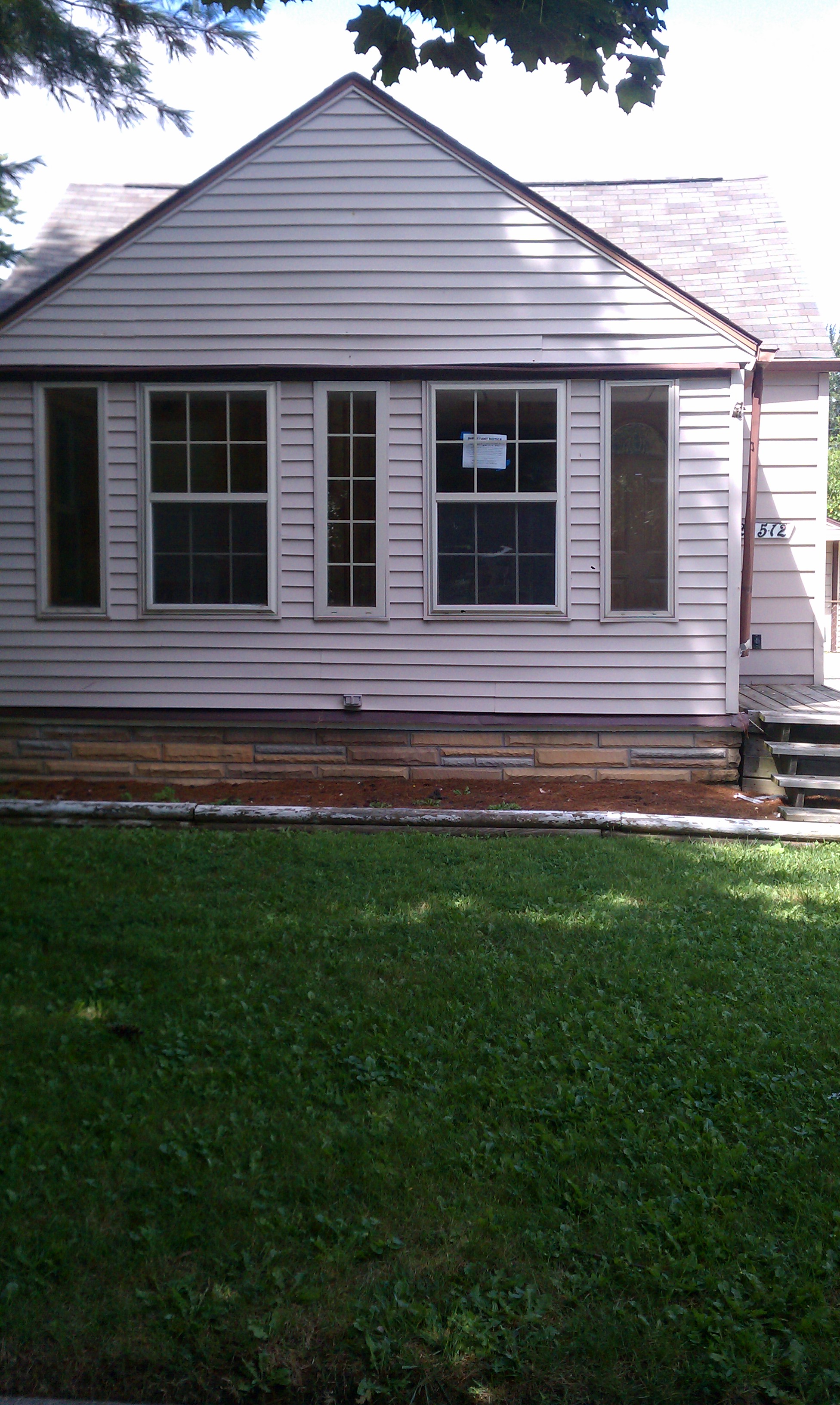 29512 Chester St, Garden City, MI 48135 