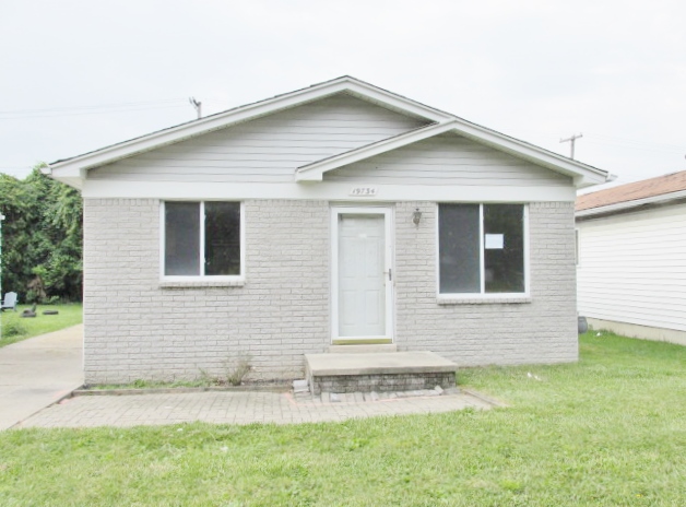 19734 Nicke St, Clinton Township, MI 48035 