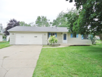 6144 Western St, Belleville, MI 48111 